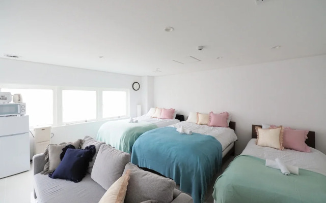 Kukuru House