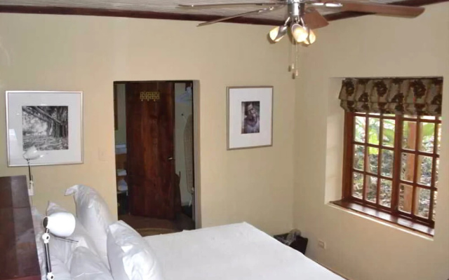 Condo Amalfi 104 by Playa Paradise