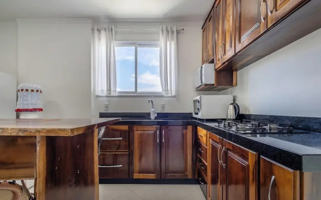 Apt w/ BBQ & Balcony, 450m From the Beach Sit1202