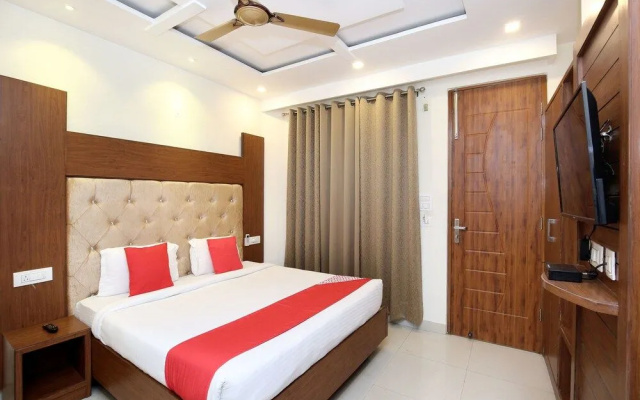OYO 17081 Hotel Signia