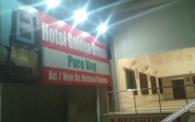 Hotel Golden Dream Lodging