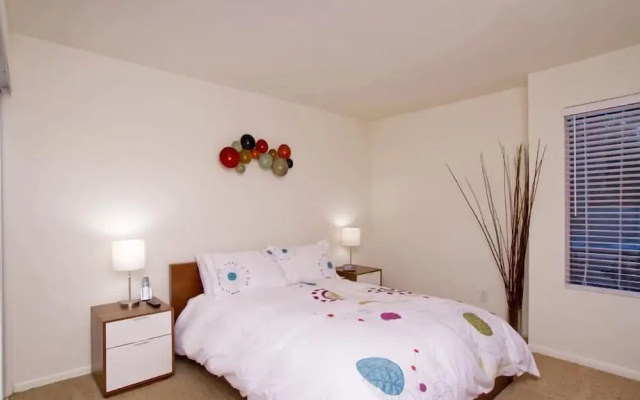 Ultra Chic and Modern By Signature Vacation Rentals