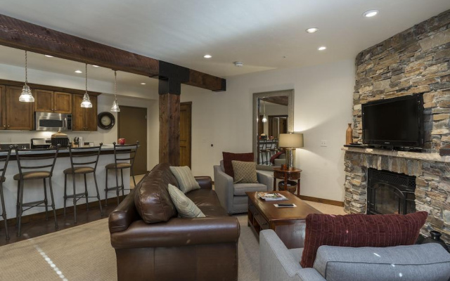 Silver Baron Lodge