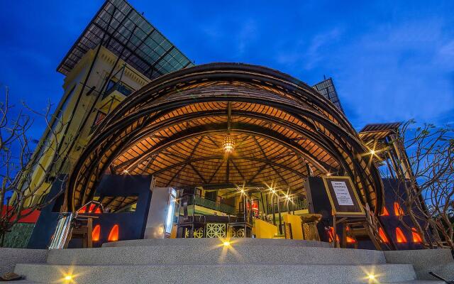 Отель Bhundhari Chaweng Beach Resort Koh Samui вид на фасад