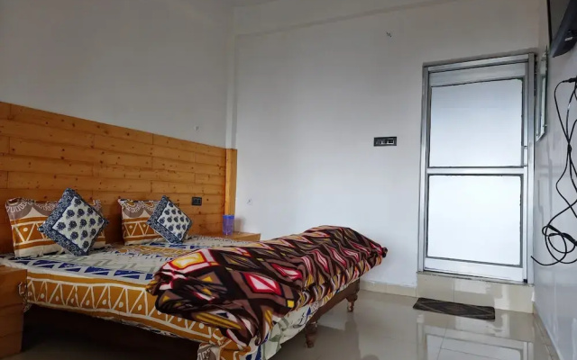 Hotel Relax Max Sariyatal Nainital
