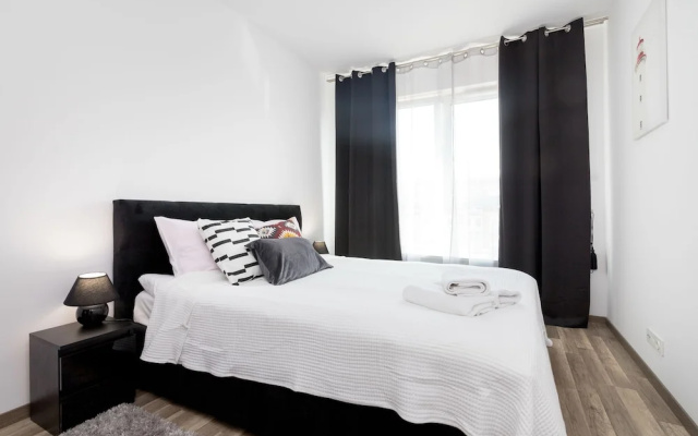 Warsaw Airport 3 Bedroom Apartment