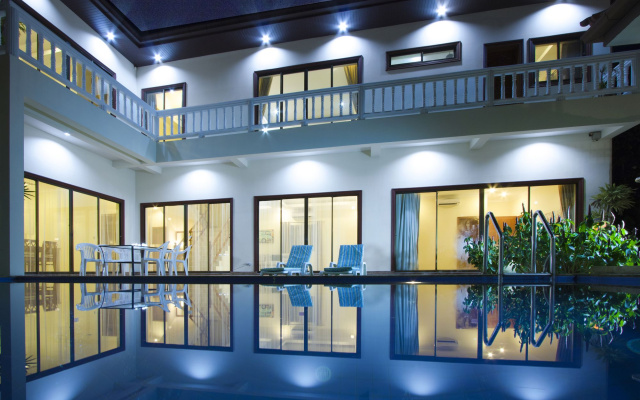 Avoca Pool Villas