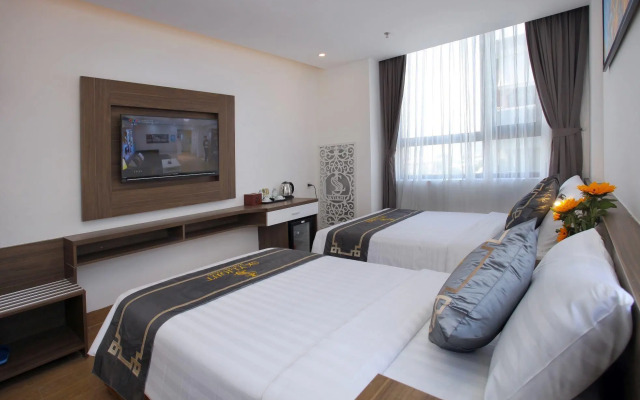 Skylight Hotel