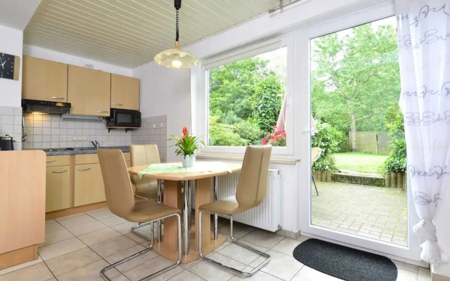 Garden-view Apartment in Heringhausen Lake City Centre