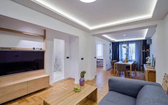 Clock Apartments