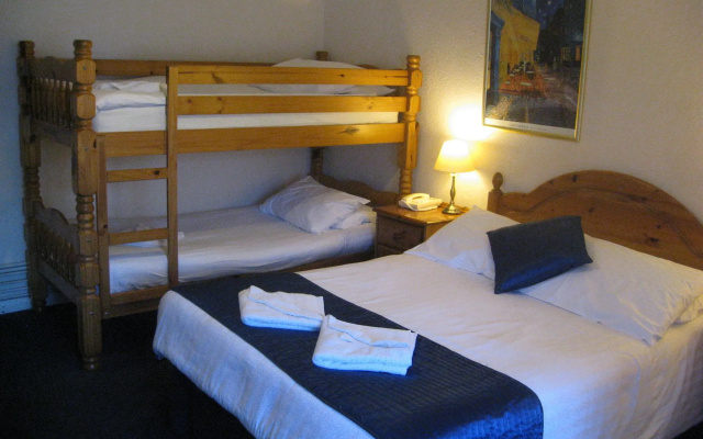 The Corner House Hotel Gatwick