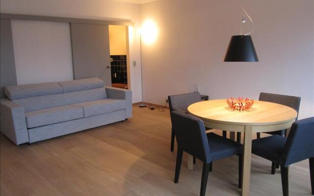 Апартаменты Passerelle - Studio 3rd Floor River View - ZEA 39138 комната для гостей
