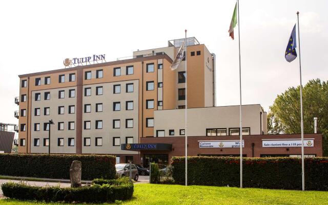 Отель Tulip Inn Padova Падуя вид на фасад