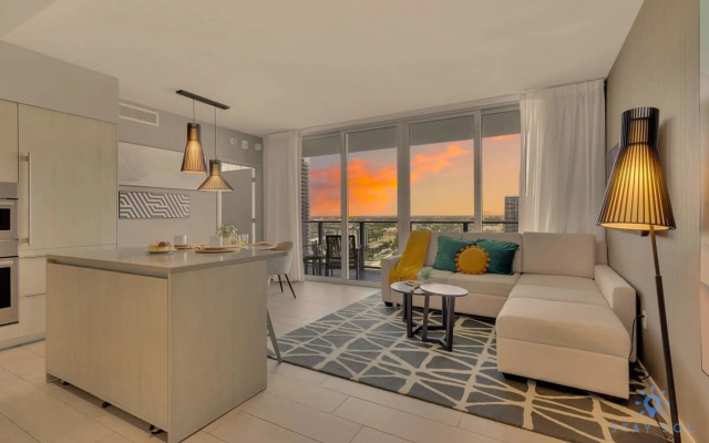 Bayview Luxury 3BR Condo Stunning Amenities