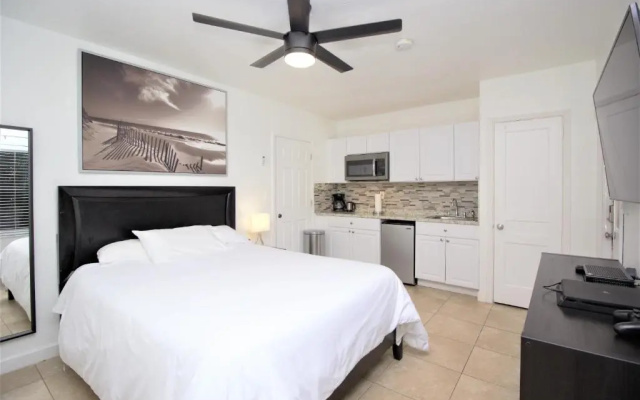 Tropical Getaway Studio-628B