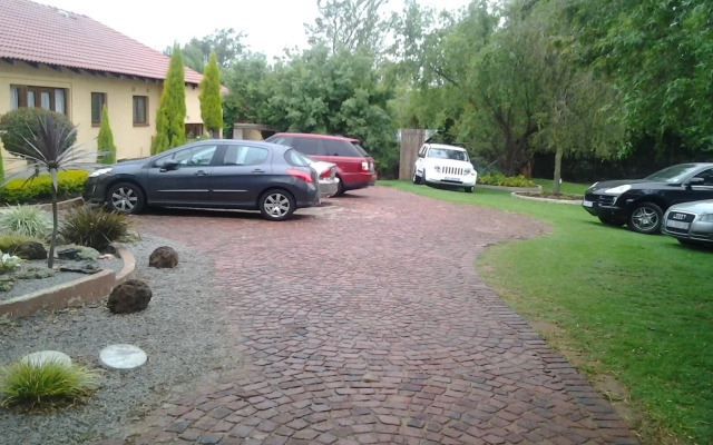 Dumelang Executive Lodge