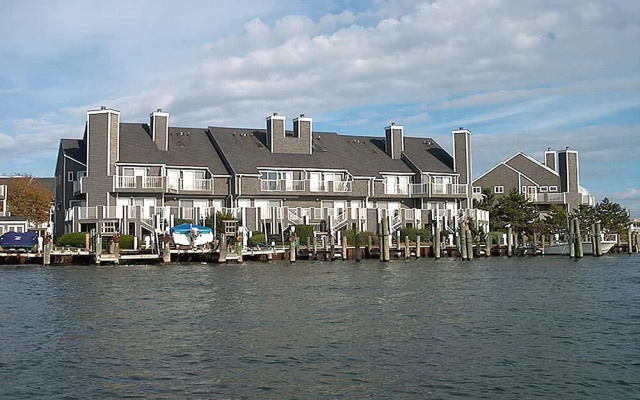 Harbour Island 69J by RedAwning