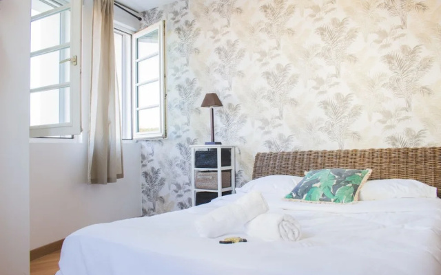 Large Apartment Saint Martin District
