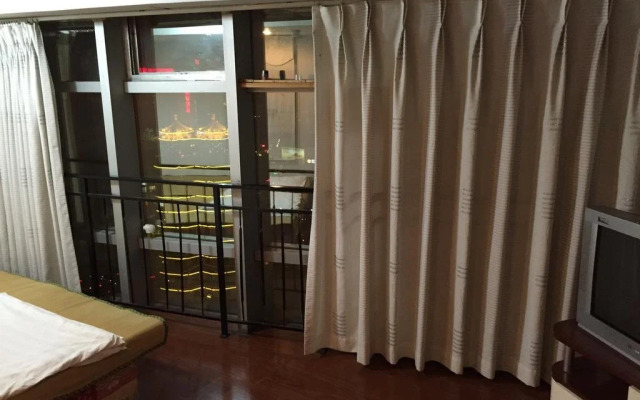 Yueliangwan Fashion Hostel