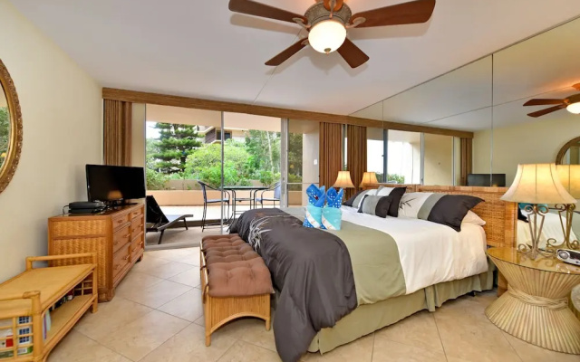 Royal Kahana 104 Studio Bedroom Condo