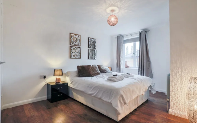 New Cross Apartment by Emerald