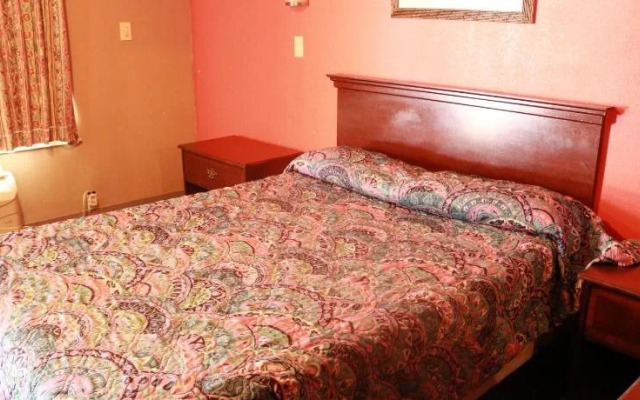 Country Club Motel