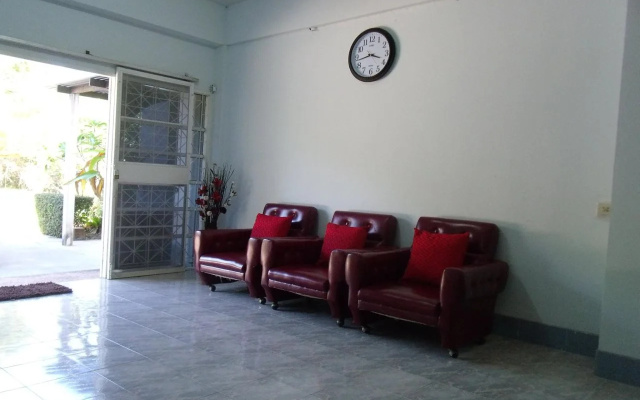 Albatross Guesthouse Thungwualaen Beach