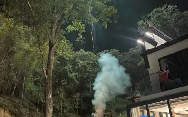 Half-mountain splash