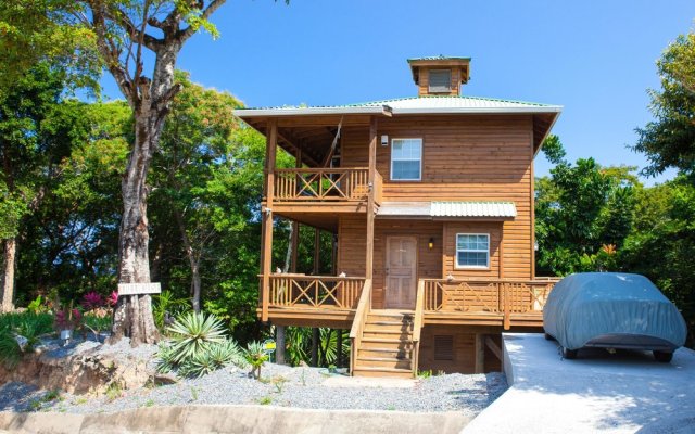 Tree House on Linda Vista Drive in Roatan, Honduras from 484$, photos, reviews - zenhotels.com hotel front