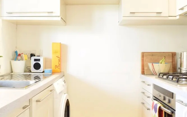 Bright 1 Bedroom Flat in Brook Green