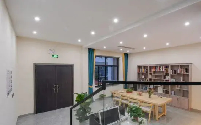 Qianyue Guesthouse