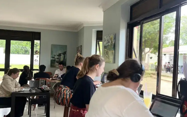 Missions Cafe & Guesthouse