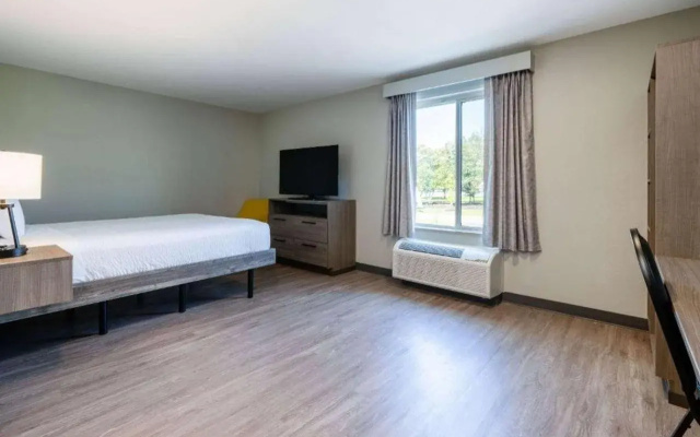 ECHO Suites Extended Stay by Wyndham Richmond West