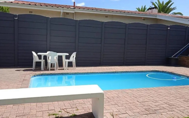 2friends guest house