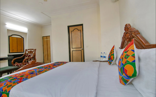 Fabhotel Singh Suite