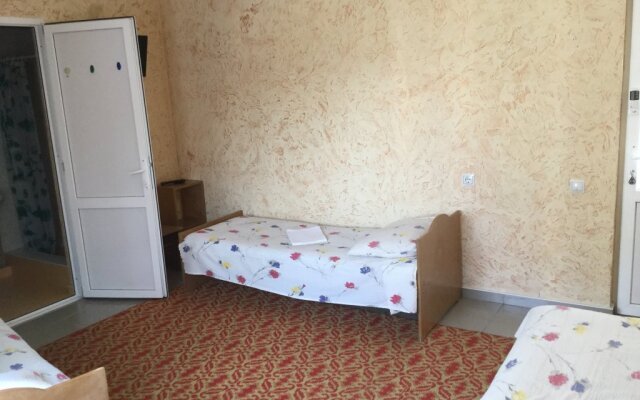 Гостиница Гостевой Дом Комфорт 2 в Сочи отзывы, цены и фото номеров - забронировать гостиницу Гостевой Дом Комфорт 2 онлайн комната для гостей