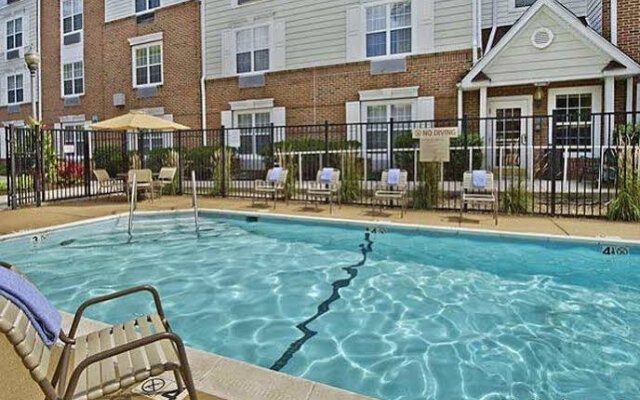 Towneplace Suites by Marriott Falls Church 1