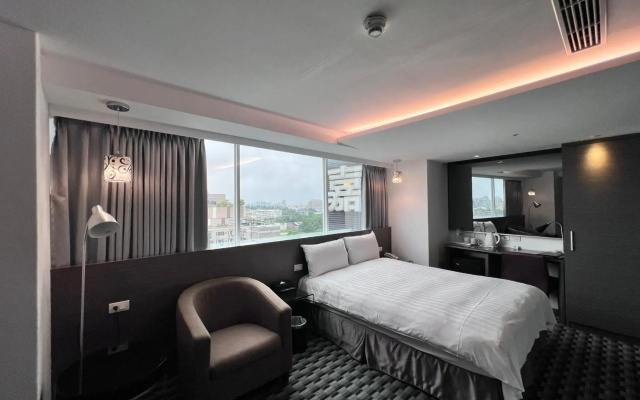 Chiayi Look Hotel