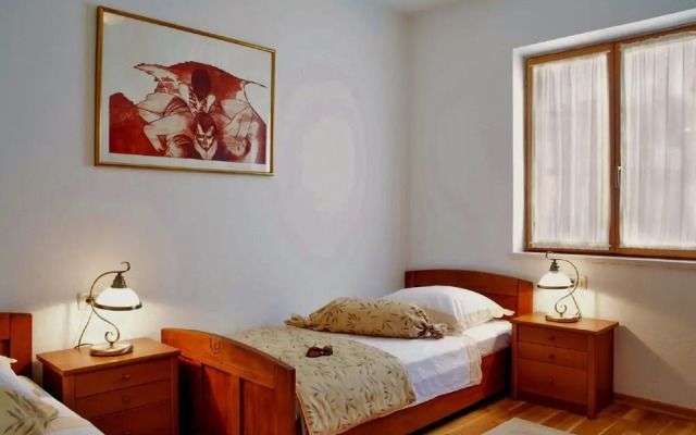 Villa in Sumartin Near the Beach & Ferry Port