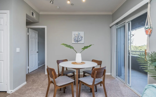 The Luxe Suites of Oceanside with Pool & Gym