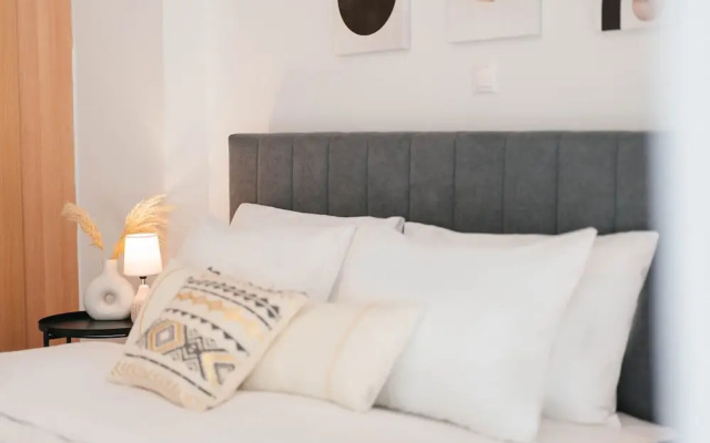 Phaedrus Living Cozy Flat Koukaki