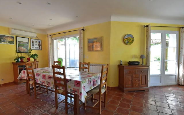 Stunning Villa Near Regusse With Private Swimming Pool