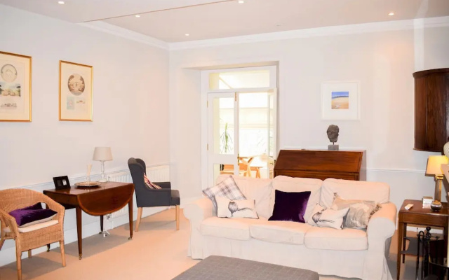 Spacious 2 Bedroom Inverleith Home With Garden