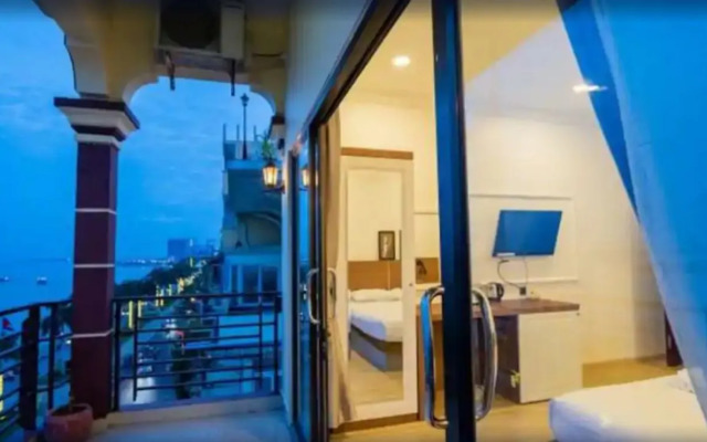 4 Rivers Hotel