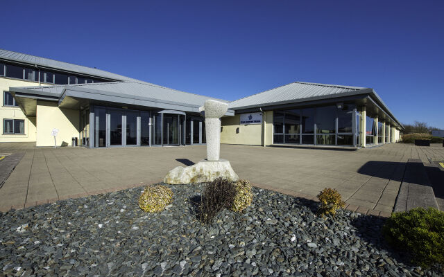 Отель Cork Airport Hotel Ирландия, Корк - отзывы, цены и фото номеров - забронировать отель Cork Airport Hotel онлайн вид на фасад