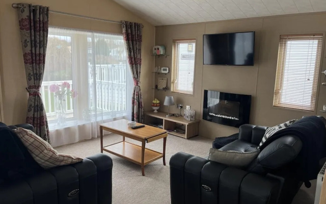 3 Bedroom Stunning Lodge Manor Park Linen Inc