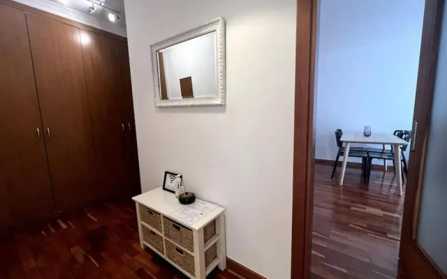 Heart of Lisbon- Free Private Parking & AC