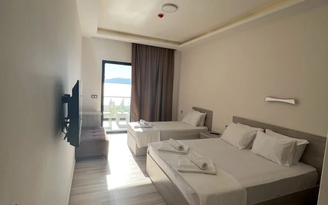 Life Point Boutique Hotel