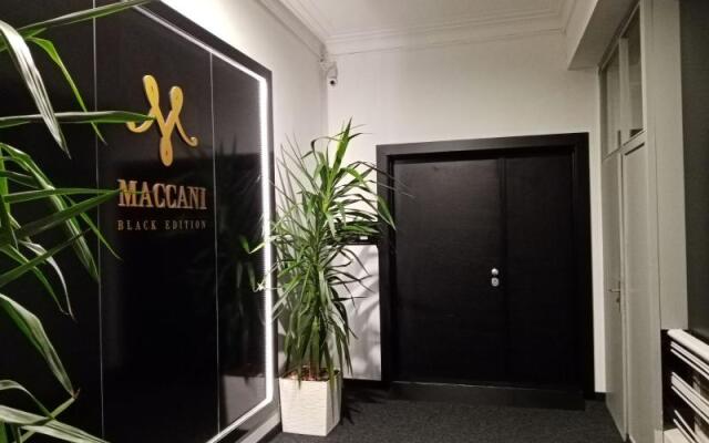 Maccani Black Luxury Suites 2