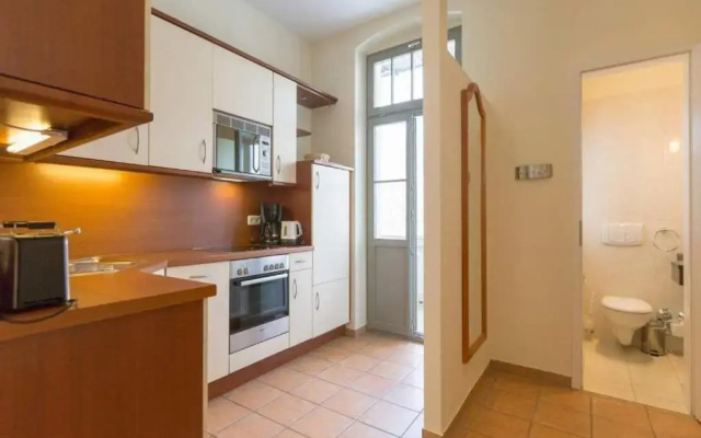 Villa San Marino, App 5